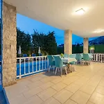Villa Oeluedeniz, Solvento