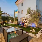 Villa Oeluedeniz, Solvento